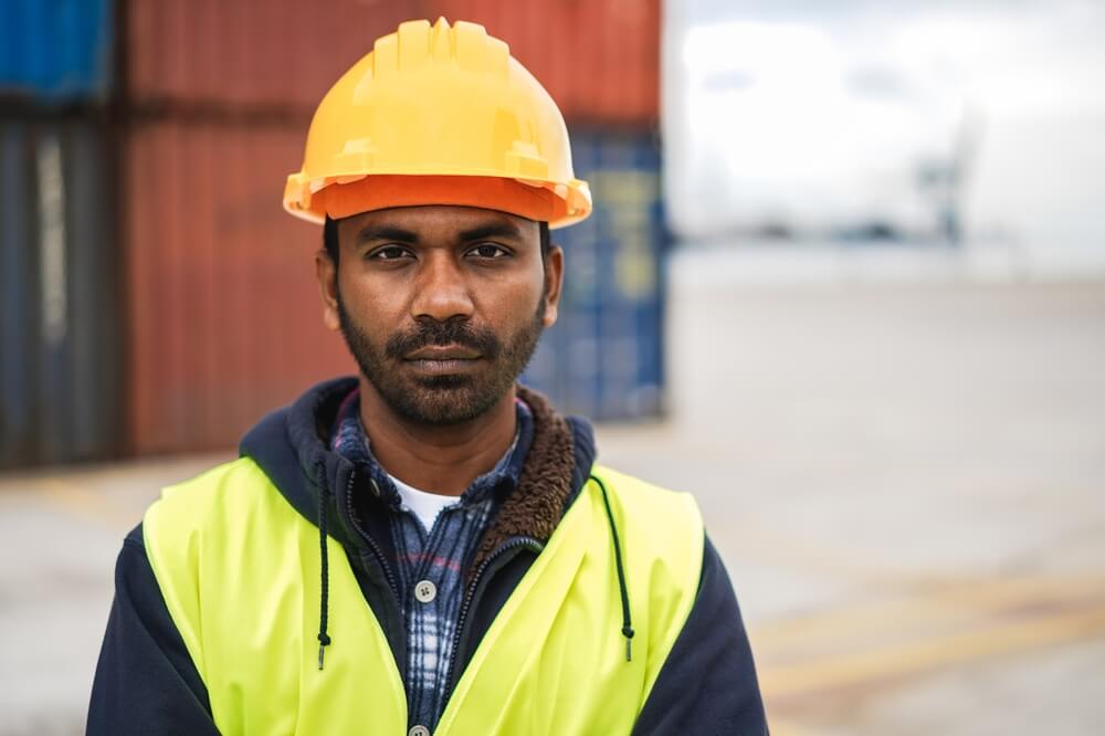 勞動部將引入印度移工填補人力缺口（圖片來源／Shutterstock）