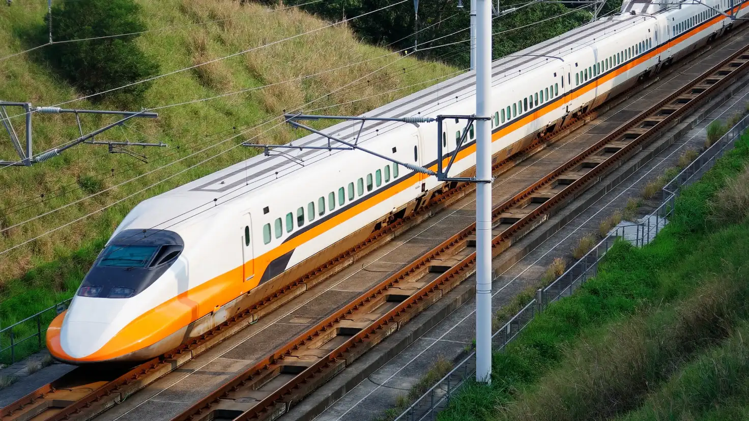 高鐵薪水-服勤員-站務員-工作內容-年終獎金-福利待遇